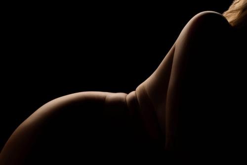 Bodylines fotoshoot Arnhem met weinig licht